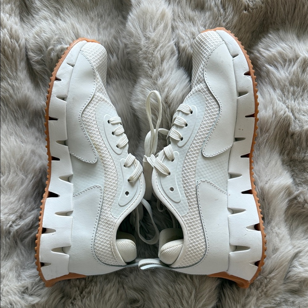 Reebok White and Gray Running Shoes